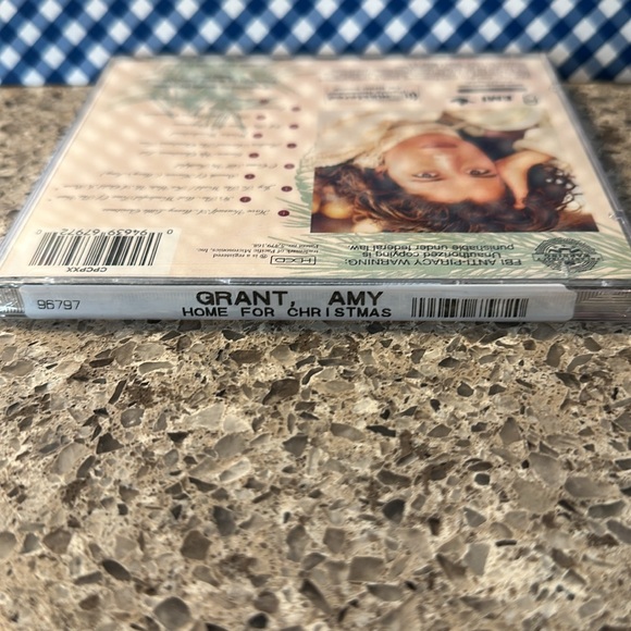 New AMY GRANT Home for Christmas CD 12 Tracks "It's the Most Wonderful Time..." - Picture 3 of 3